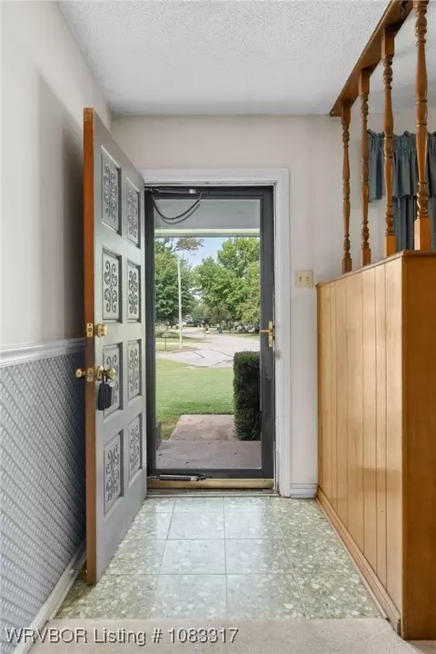 Entry Way - 4638 Victoria Dr, Fort Smith, AR 72904 photo 1 of 2