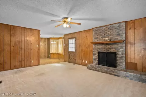 Living - 4638 Victoria Dr, Fort Smith, AR 72904 photo 3 of 6