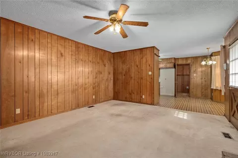 Living - 4638 Victoria Dr, Fort Smith, AR 72904 photo 4 of 6
