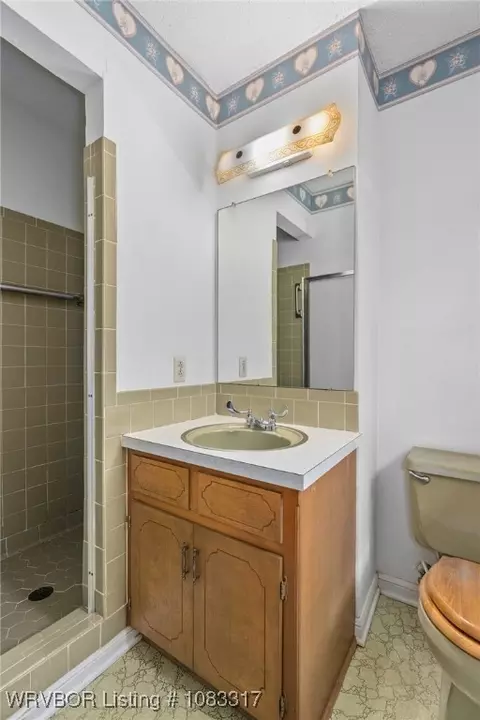 Bath - 4638 Victoria Dr, Fort Smith, AR 72904 photo 1 of 3