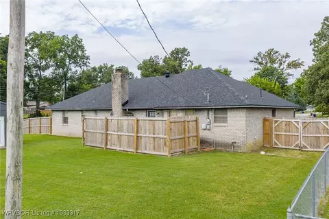 Exterior - 4638 Victoria Dr, Fort Smith, AR 72904 photo 5 of 7