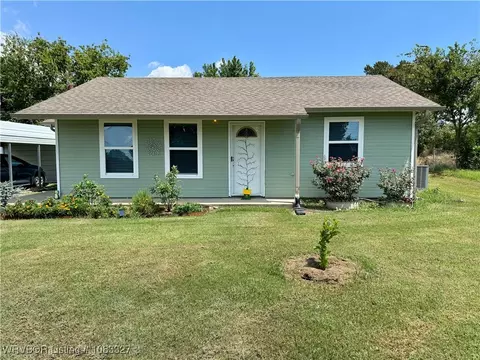 211 Choctaw St, Arkoma, OK 74901