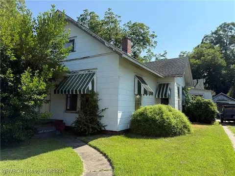 16 N 15th St, Van Buren, AR 72956
