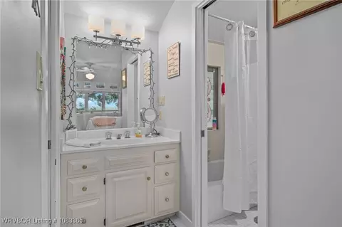 Bath - 10301 Stoneleige St, Fort Smith, AR 72908 photo 4 of 5
