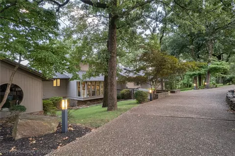 Exterior - 10301 Stoneleige St, Fort Smith, AR 72908 photo 3 of 5