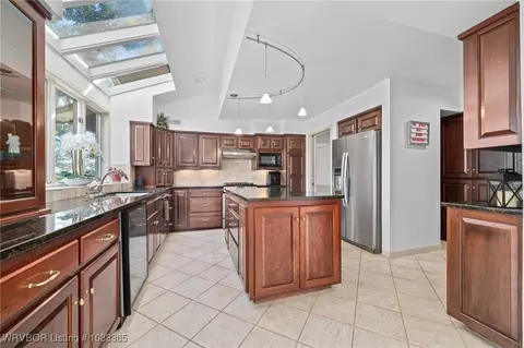 Kitchen - 10301 Stoneleige St, Fort Smith, AR 72908 photo 3 of 3