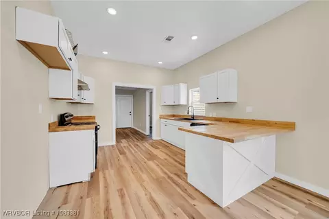 Kitchen - 2029 N 12th St, Fort Smith, AR 72904 photo 1 of 2