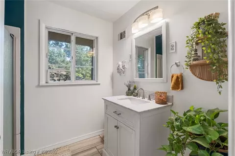Bath - 1405 N 55th Ter, Fort Smith, AR 72904 photo 1 of 2