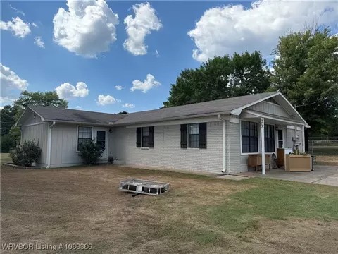 302 W Newberry Rd, Alma, AR 72921