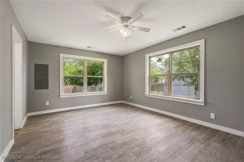 Living - 3907 Victory Cir, Fort Smith, AR 72904 photo 4 of 4