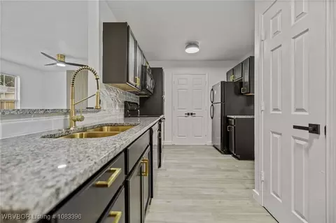 Kitchen - 4208 Walnut Park Dr, Fort Smith, AR 72904 photo 2 of 4