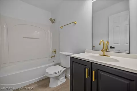 Bath - 4208 Walnut Park Dr, Fort Smith, AR 72904 photo 4 of 4
