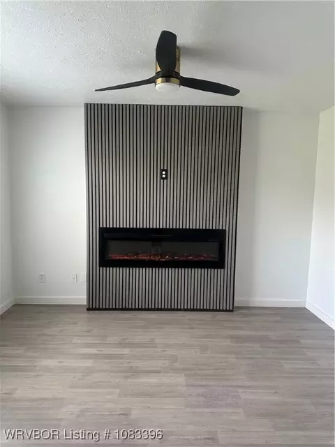Living - 4208 Walnut Park Dr, Fort Smith, AR 72904 photo 2 of 4