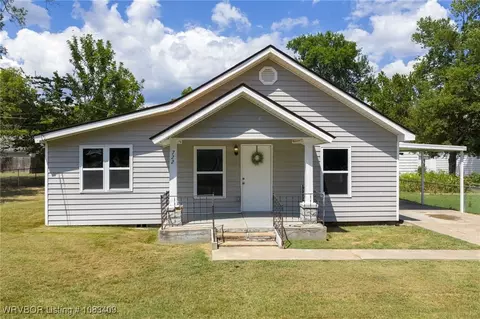 722 2nd St, Charleston, AR 72933