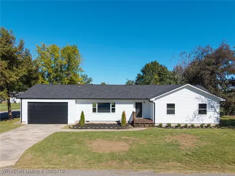 701 E Chickasaw Ave, Sallisaw, OK 74955