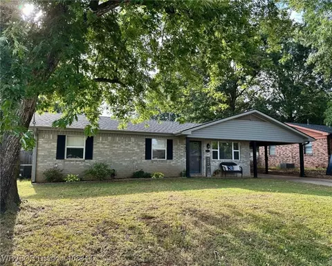 611 Darrin Dr, Charleston, AR 72933
