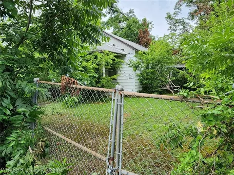 2304 N 33rd St, Fort Smith, AR 72904