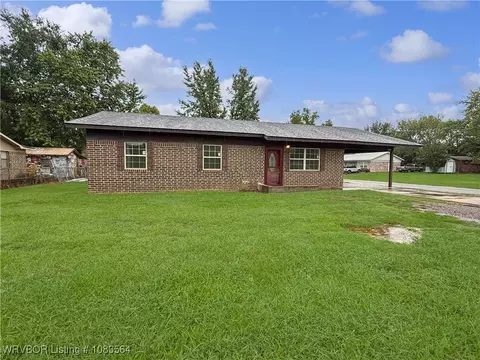 840 8th St, Waldron, AR 72958