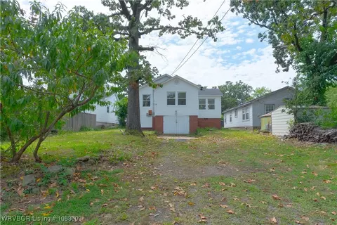 Exterior - 2105 S R St, Fort Smith, AR 72901 photo 5 of 5