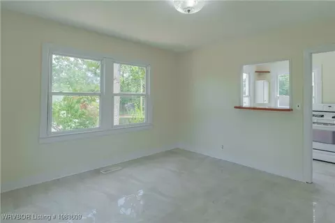 Living - 2105 S R St, Fort Smith, AR 72901 photo 4 of 7