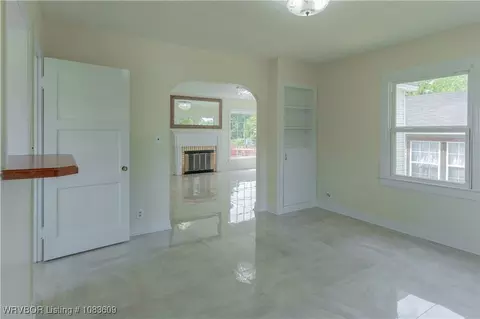 Living - 2105 S R St, Fort Smith, AR 72901 photo 3 of 7
