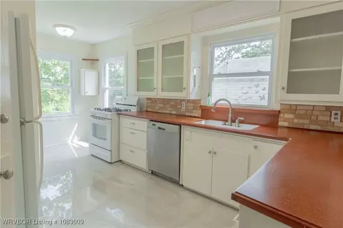 Kitchen - 2105 S R St, Fort Smith, AR 72901 photo 1 of 2