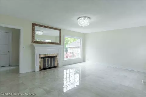 Living - 2105 S R St, Fort Smith, AR 72901 photo 1 of 7