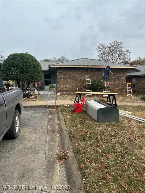 101 Doris Dr, Sallisaw, OK 74955