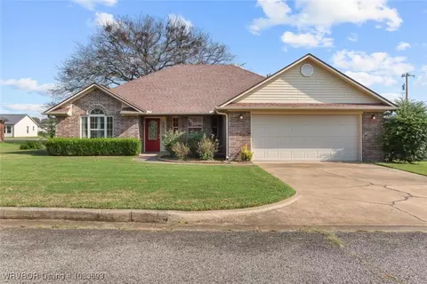 108 W Dora Ln, Poteau, OK 74953