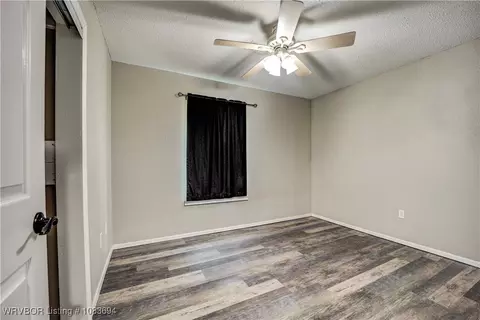 Bedroom - 202 Hooper St, Hackett, AR 72937 photo 3 of 6