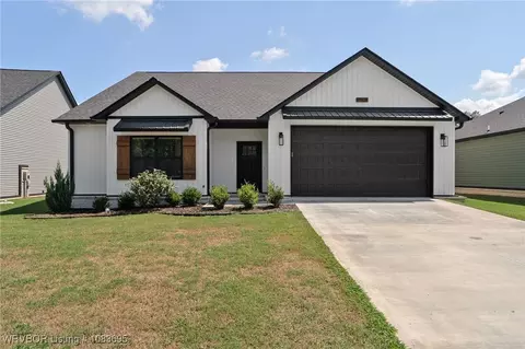 9109 S 30th St, Fort Smith, AR 72908