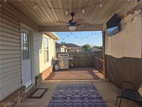 Exterior - 211 Colony Ct, Barling, AR 72923 photo 2 of 5