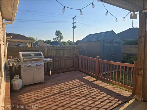 Exterior - 211 Colony Ct, Barling, AR 72923 photo 3 of 5