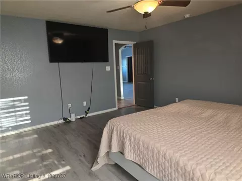 Bedroom - 211 Colony Ct, Barling, AR 72923 photo 8 of 9