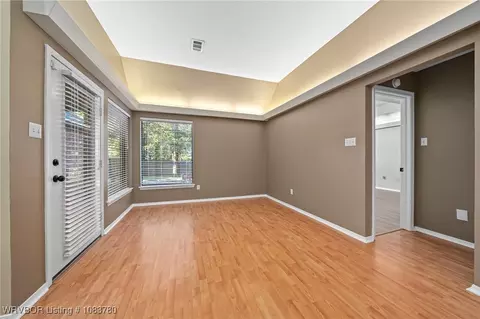 Living - 9705 Muirfield Cir, Fort Smith, AR 72908 photo 5 of 7
