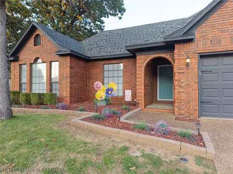 Exterior - 9705 Muirfield Cir, Fort Smith, AR 72908 photo 7 of 17