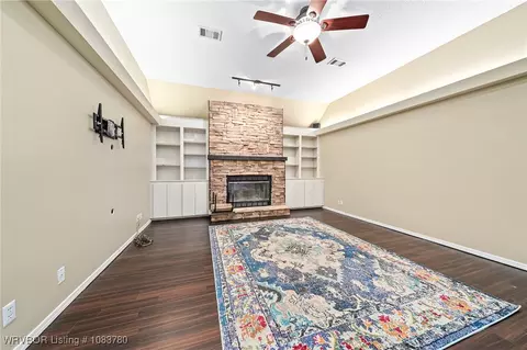 Living - 9705 Muirfield Cir, Fort Smith, AR 72908 photo 2 of 7