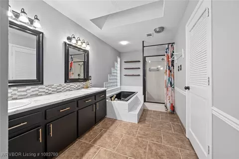 Bath - 9705 Muirfield Cir, Fort Smith, AR 72908 photo 1 of 7
