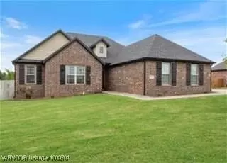 18556 Astor Dr, Fayetteville, AR 72704