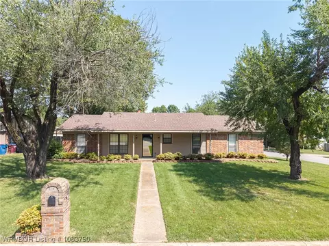 9135 Skypark Dr, Fort Smith, AR 72903 photo 2