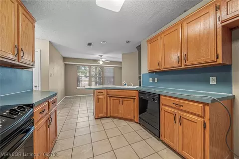 Kitchen - 3509 Coventry Ln, Fort Smith, AR 72908 photo 2 of 3