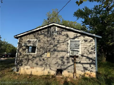 Exterior - 503 Broadway St, Huntington, AR 72940 photo 4 of 4
