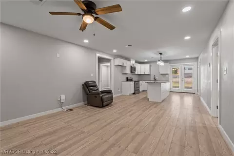 Living - 3920 Rowe Ave, Fort Smith, AR 72904 photo 1 of 2