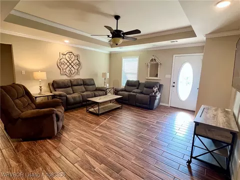 Living - 930 Mattox Ln, Sallisaw, OK 74955 photo 1 of 1