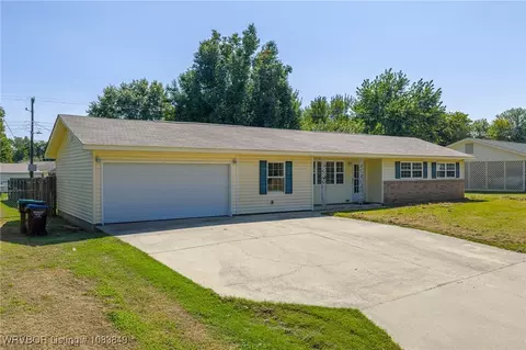 Exterior - 7923 Colony Ln, Fort Smith, AR 72908 photo 7 of 18