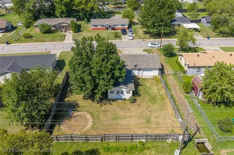 View/Area - 7923 Colony Ln, Fort Smith, AR 72908 photo 2 of 25