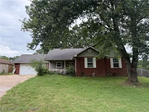 505 Lee Froud Rd, Fayetteville, AR 72701