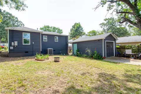 Exterior - 2215 S V St, Fort Smith, AR 72901 photo 12 of 13