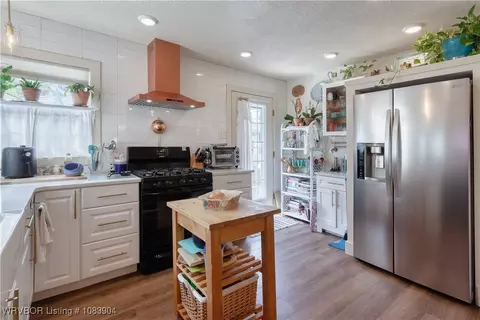 Kitchen - 2215 S V St, Fort Smith, AR 72901 photo 1 of 3