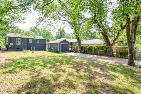 Exterior - 2215 S V St, Fort Smith, AR 72901 photo 11 of 13